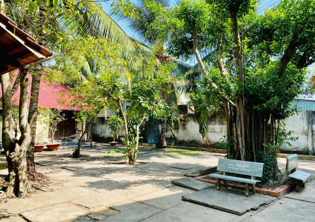 Готель Khach San Sao Mai Ben Tre Екстер'єр фото